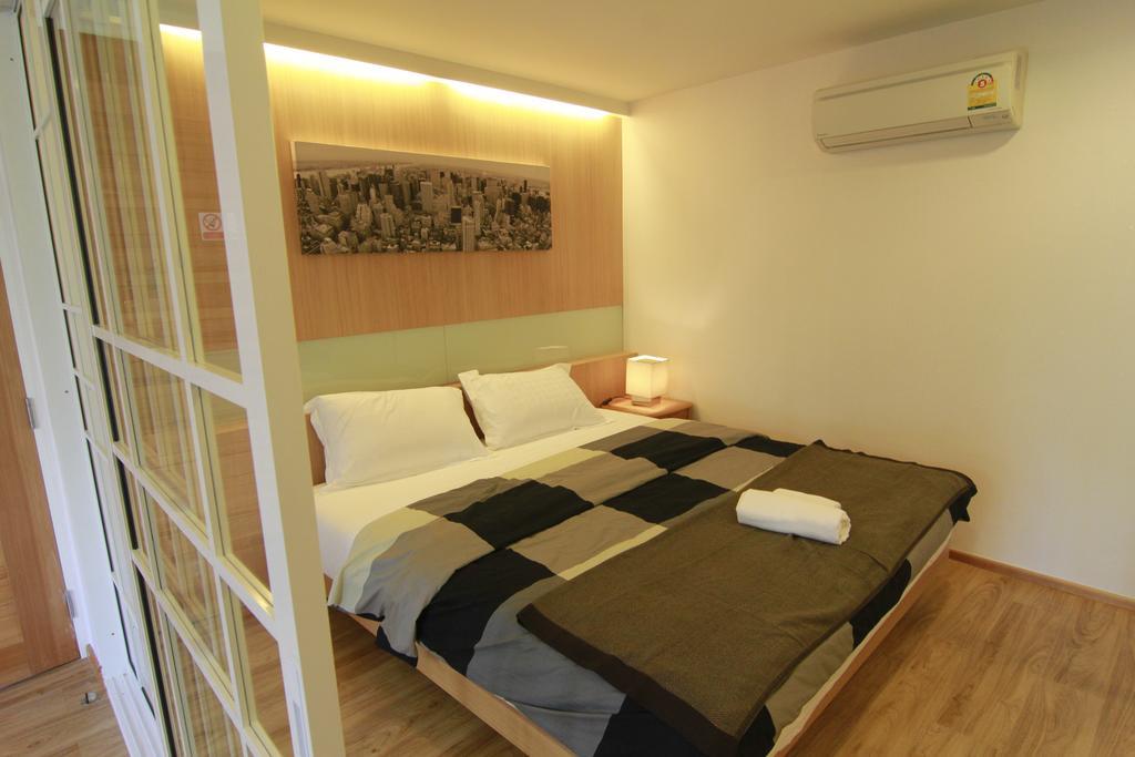 S Bloc Saladaeng Bed & Breakfast Bangkok Exterior photo