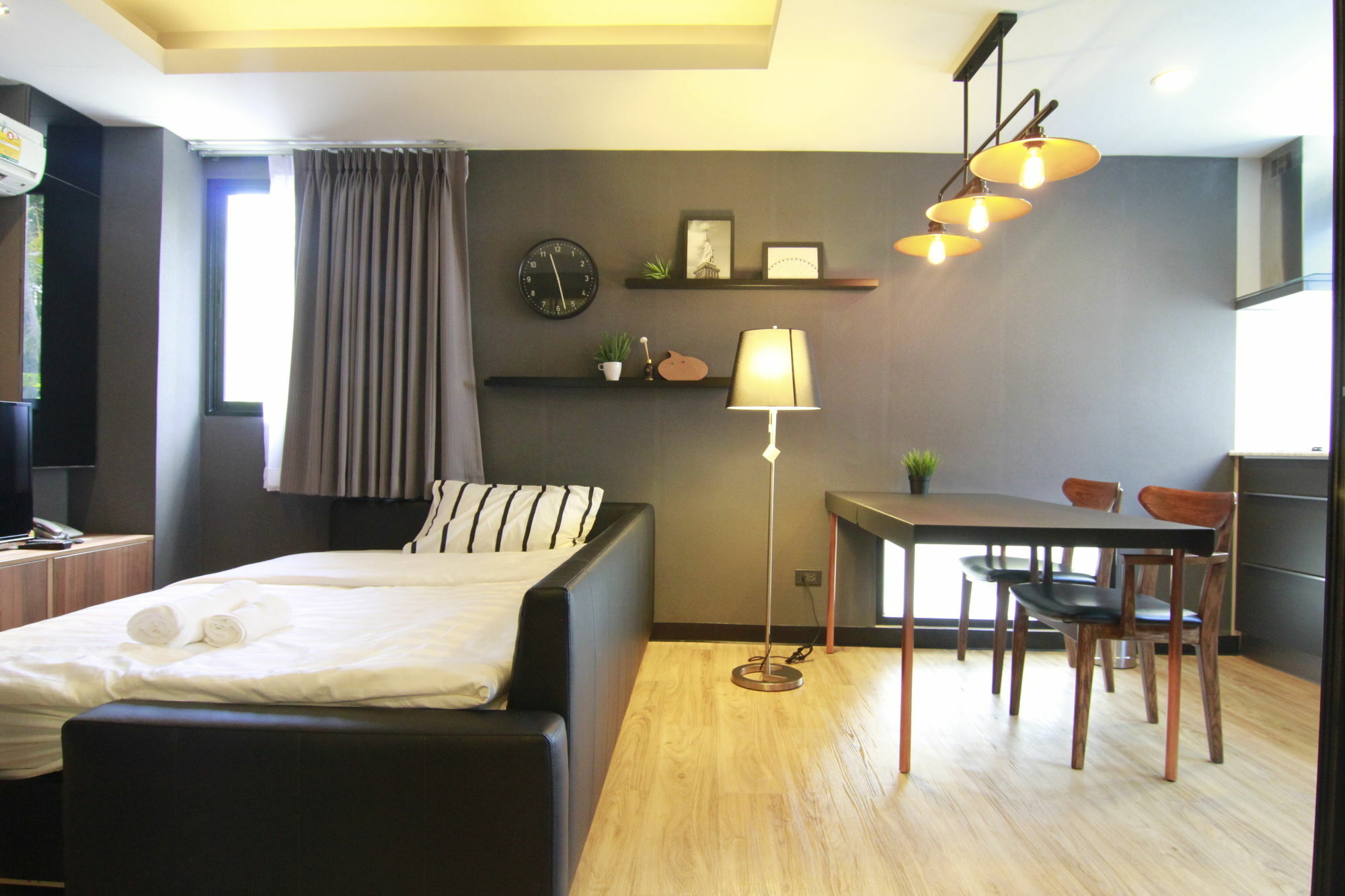 S Bloc Saladaeng Bed & Breakfast Bangkok Exterior photo