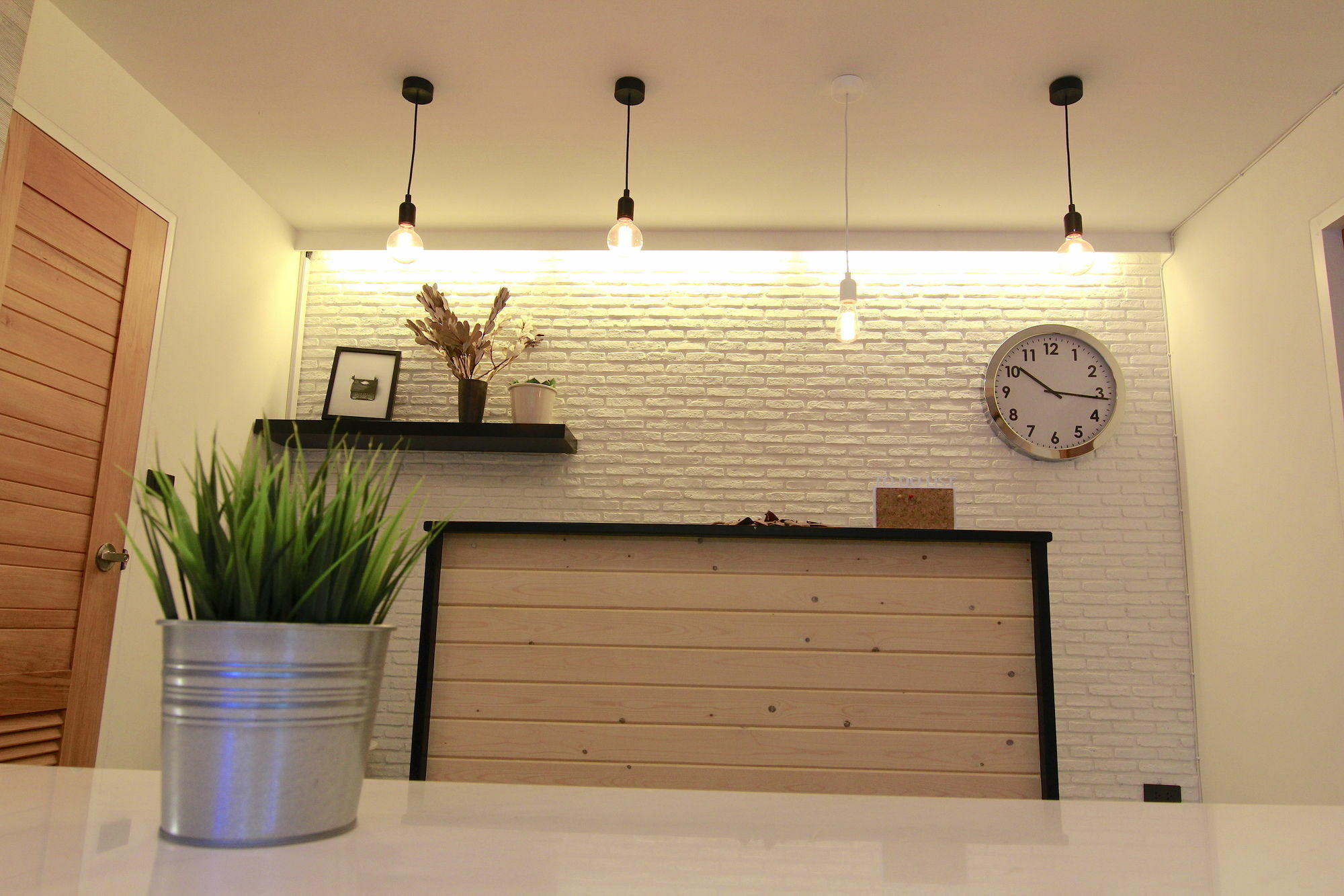 S Bloc Saladaeng Bed & Breakfast Bangkok Exterior photo
