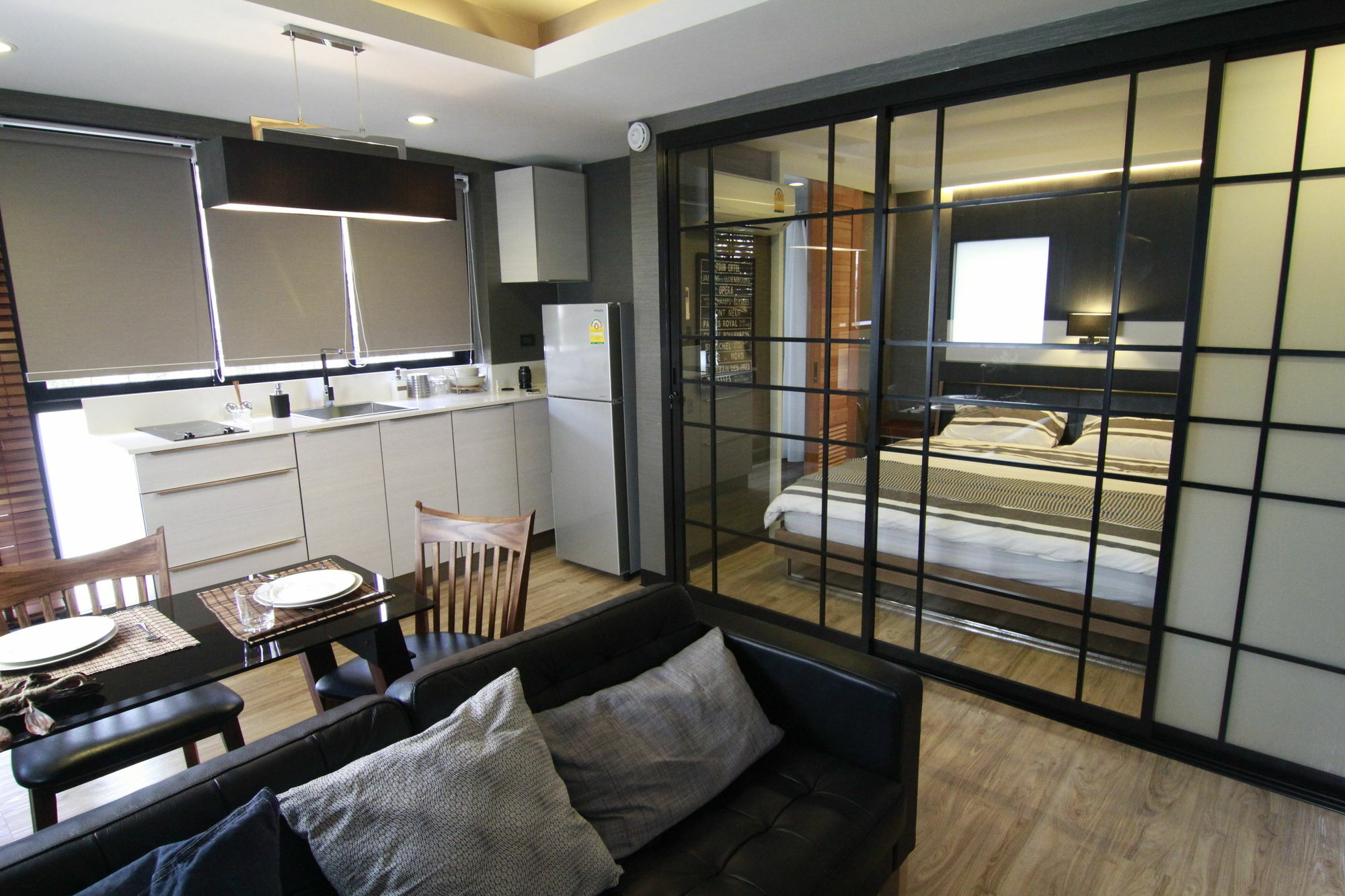 S Bloc Saladaeng Bed & Breakfast Bangkok Exterior photo