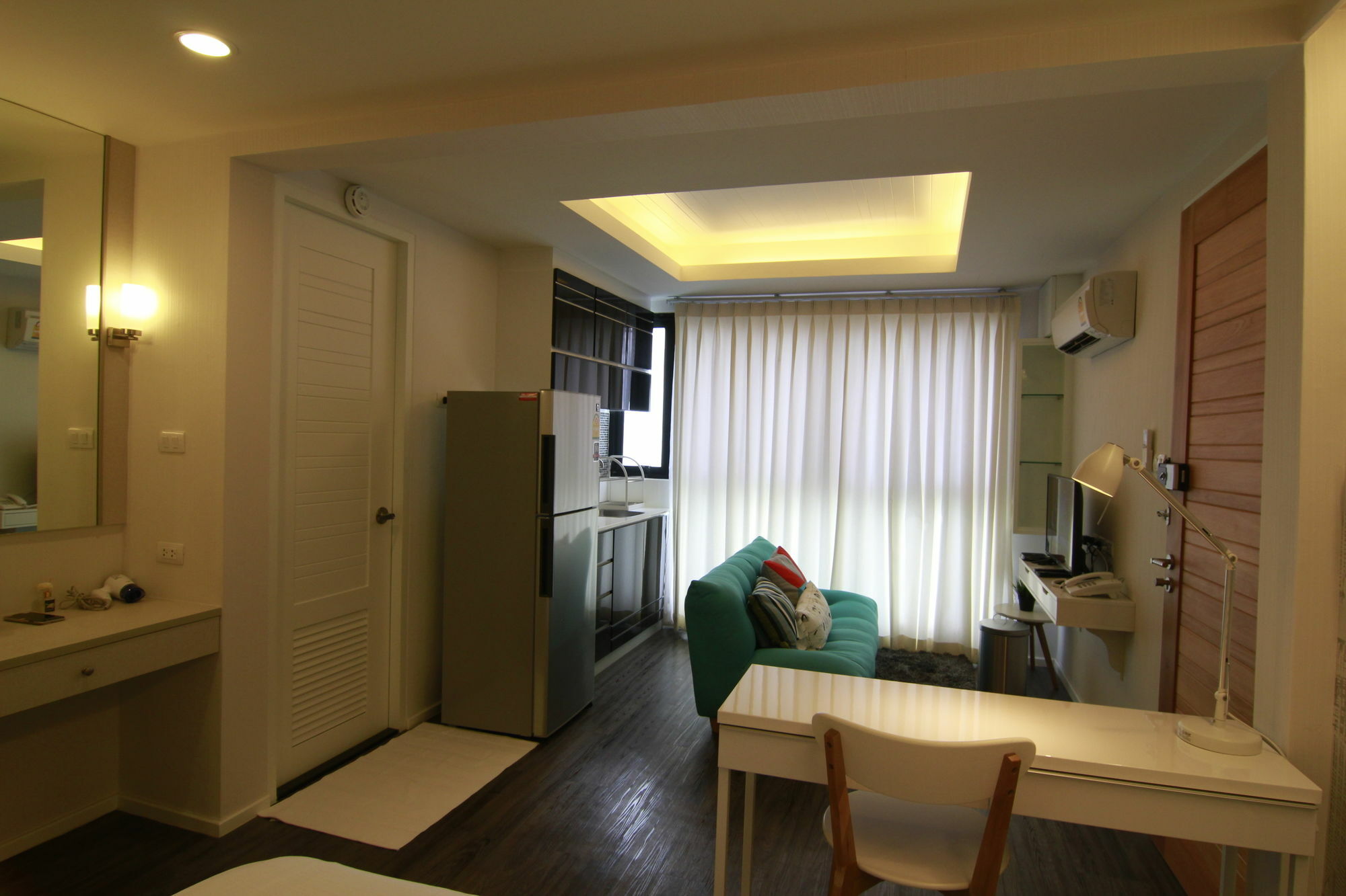 S Bloc Saladaeng Bed & Breakfast Bangkok Exterior photo