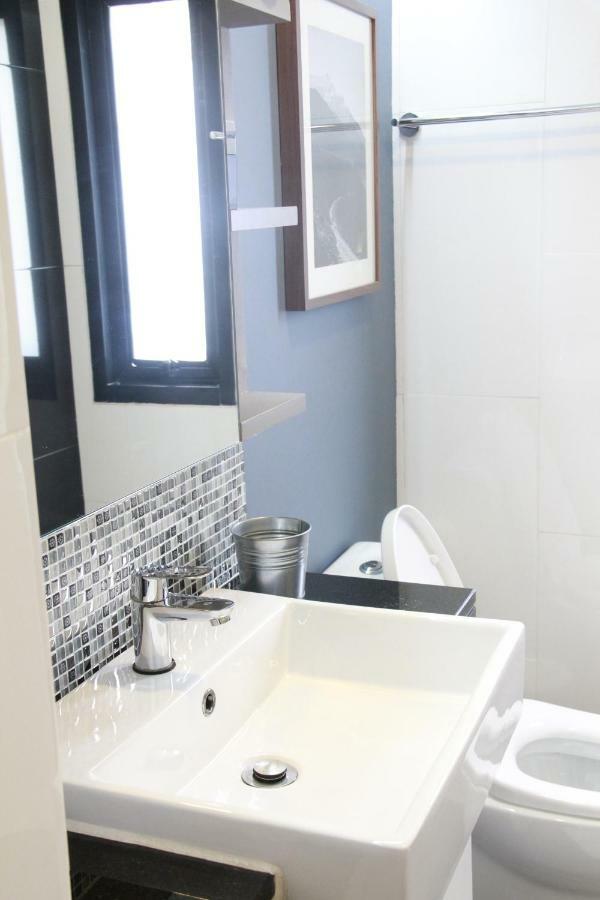 S Bloc Saladaeng Bed & Breakfast Bangkok Exterior photo