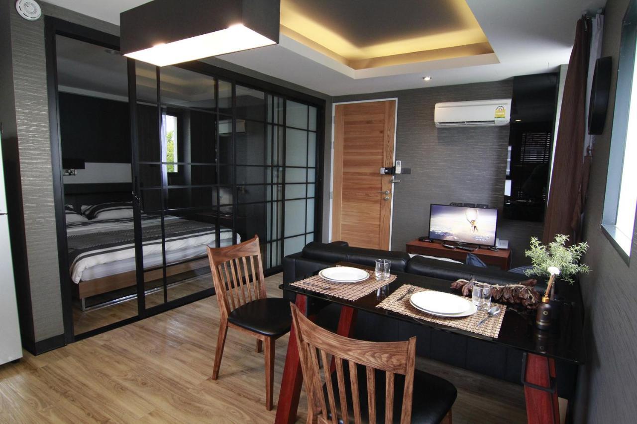 S Bloc Saladaeng Bed & Breakfast Bangkok Exterior photo