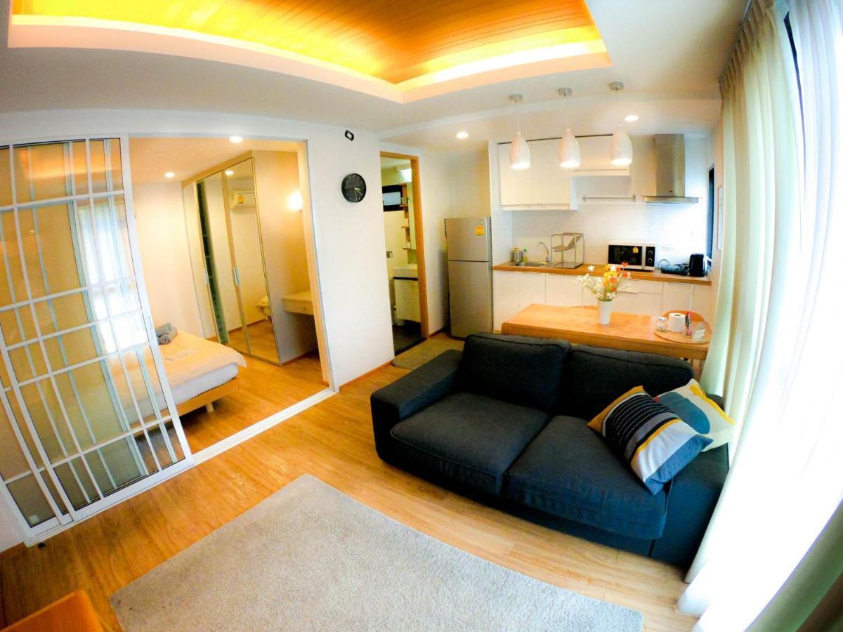 S Bloc Saladaeng Bed & Breakfast Bangkok Exterior photo